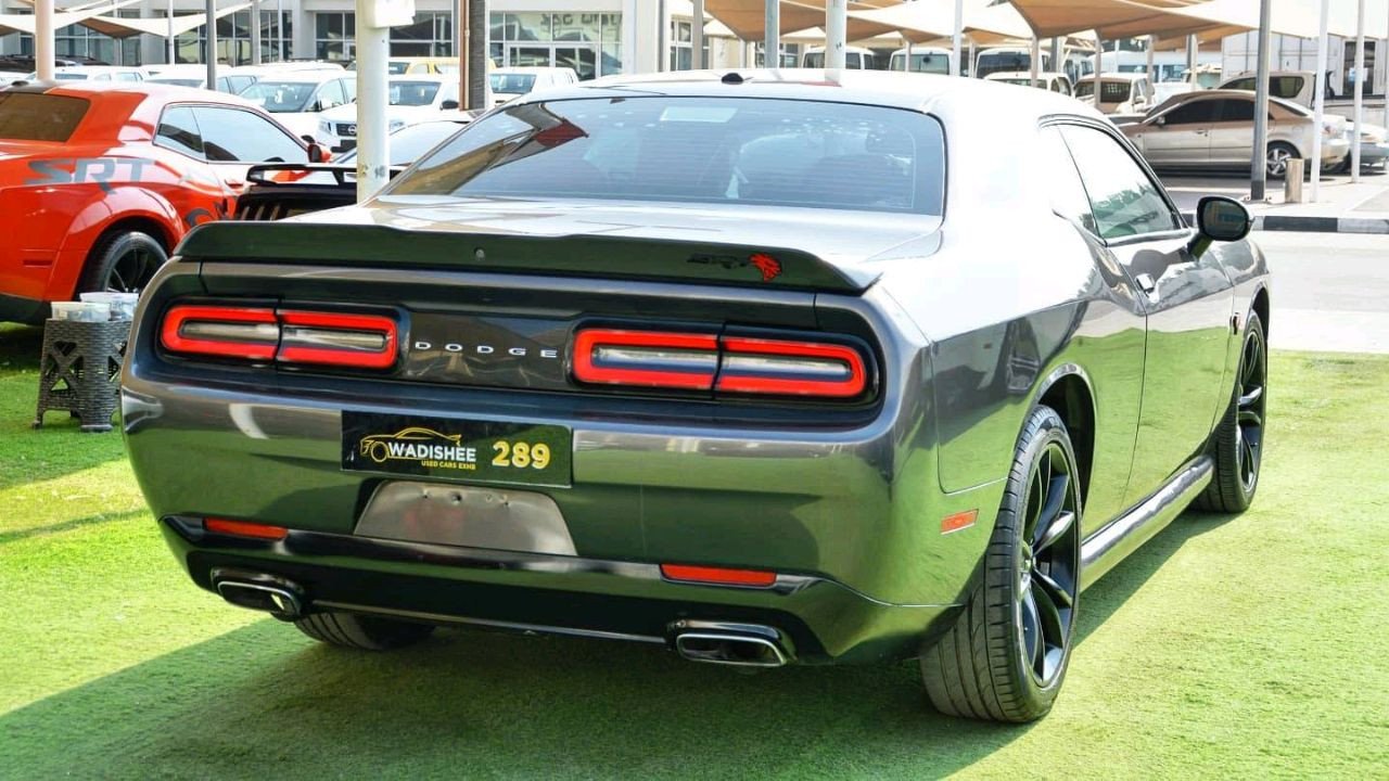 Dodge Challenger - Image 8