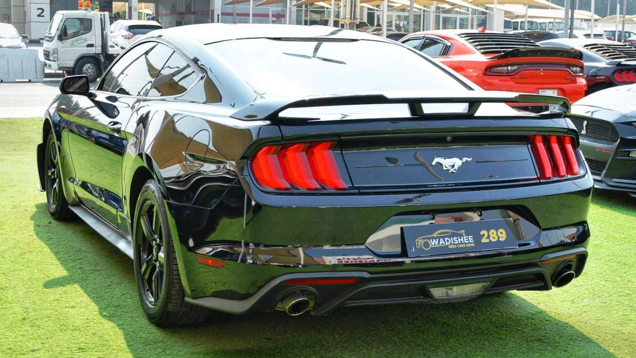 Ford Mustang - Image 8