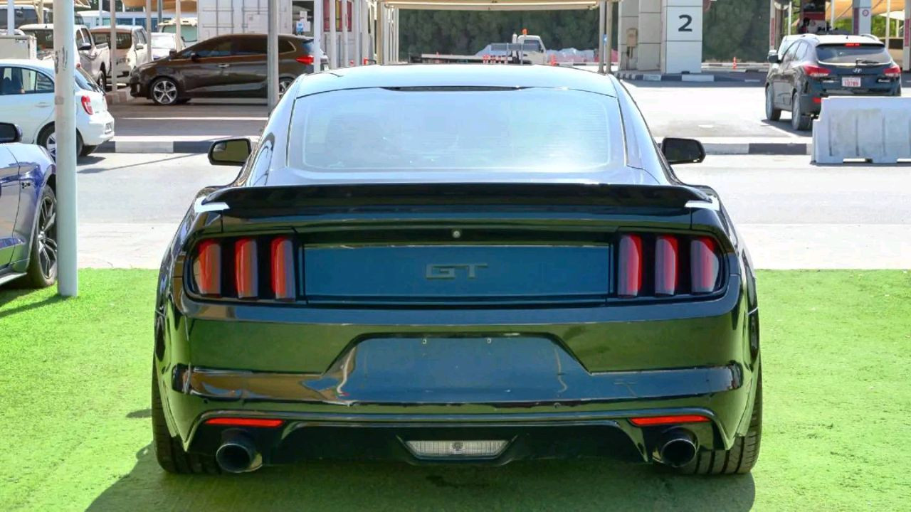 Ford Mustang - Image 6