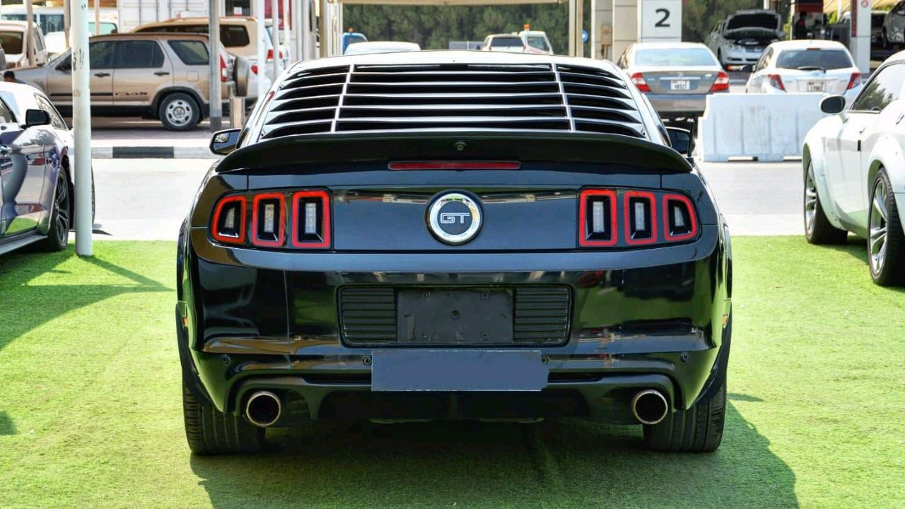 Ford Mustang - Image 6