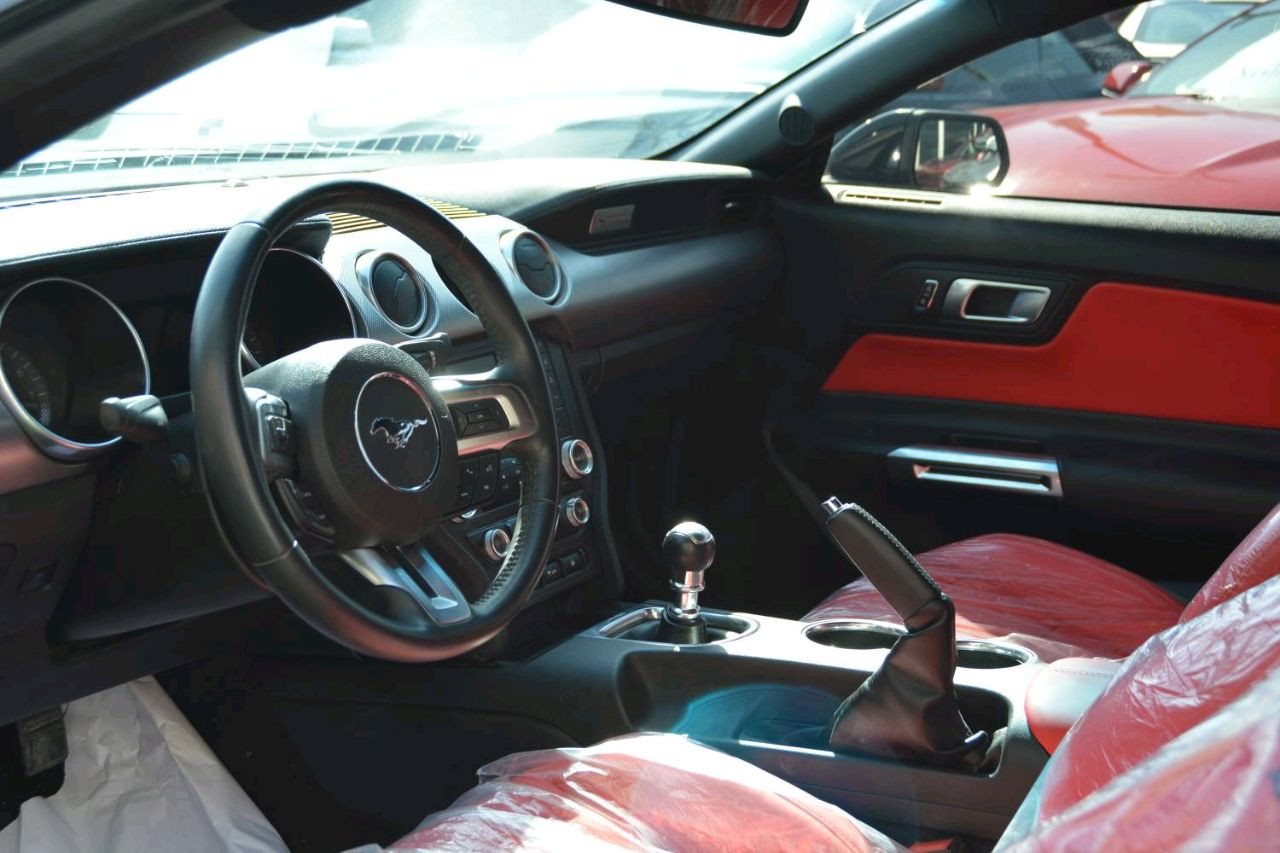 Ford Mustang - Image 9