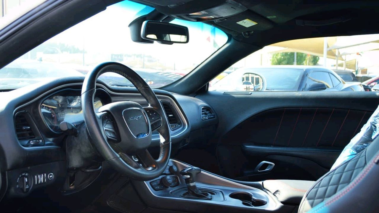 Dodge Challenger - Image 9