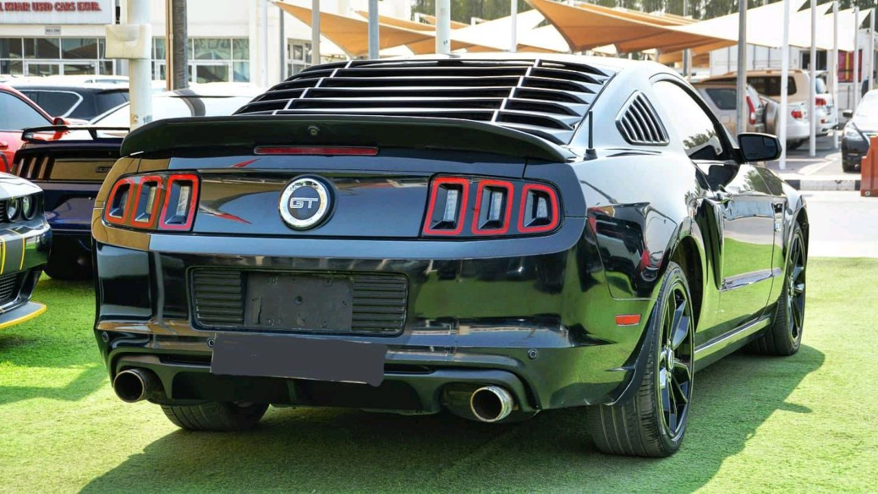 Ford Mustang - Image 7