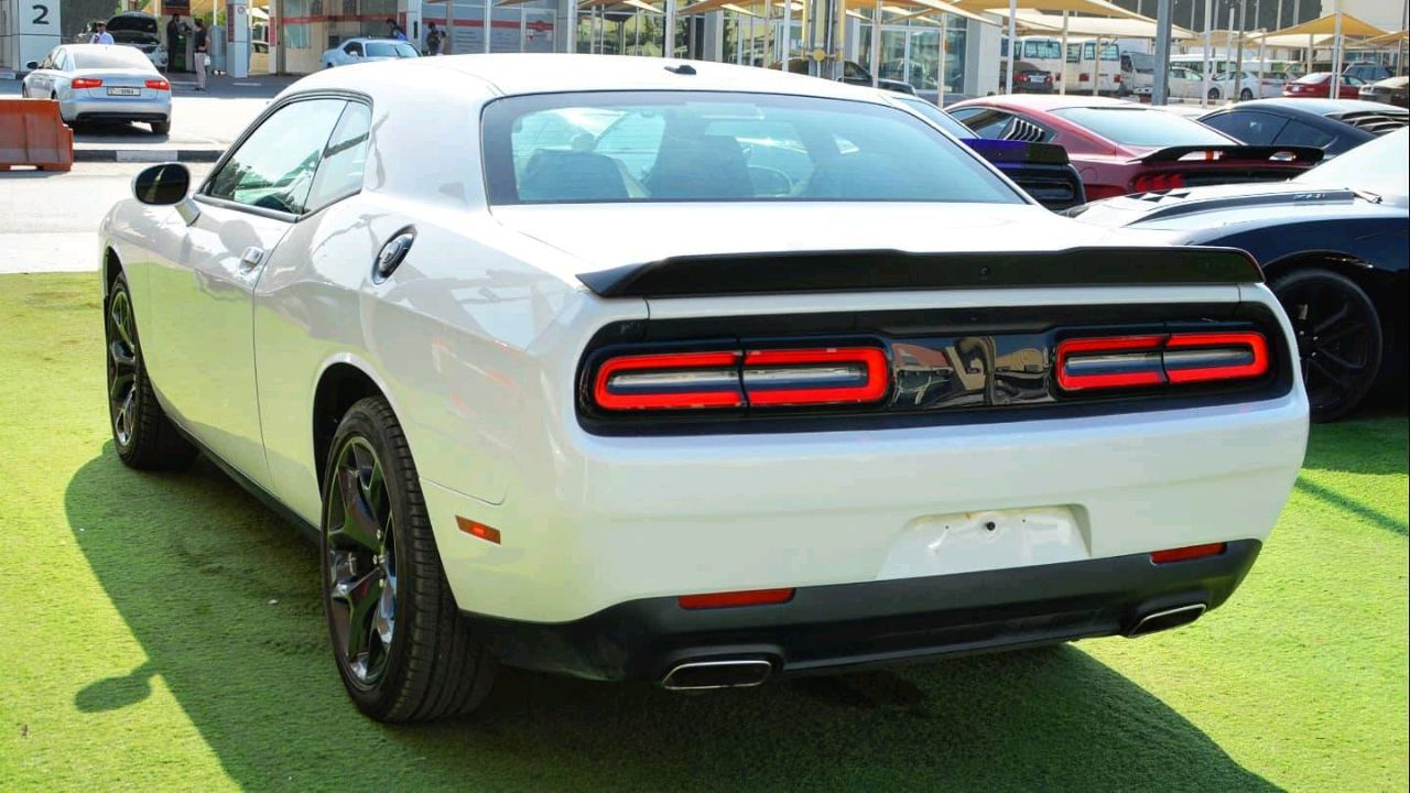 Dodge Challenger - Image 8