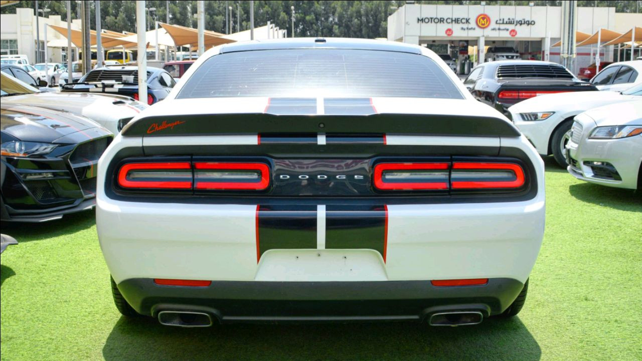 Dodge Challenger - Image 4