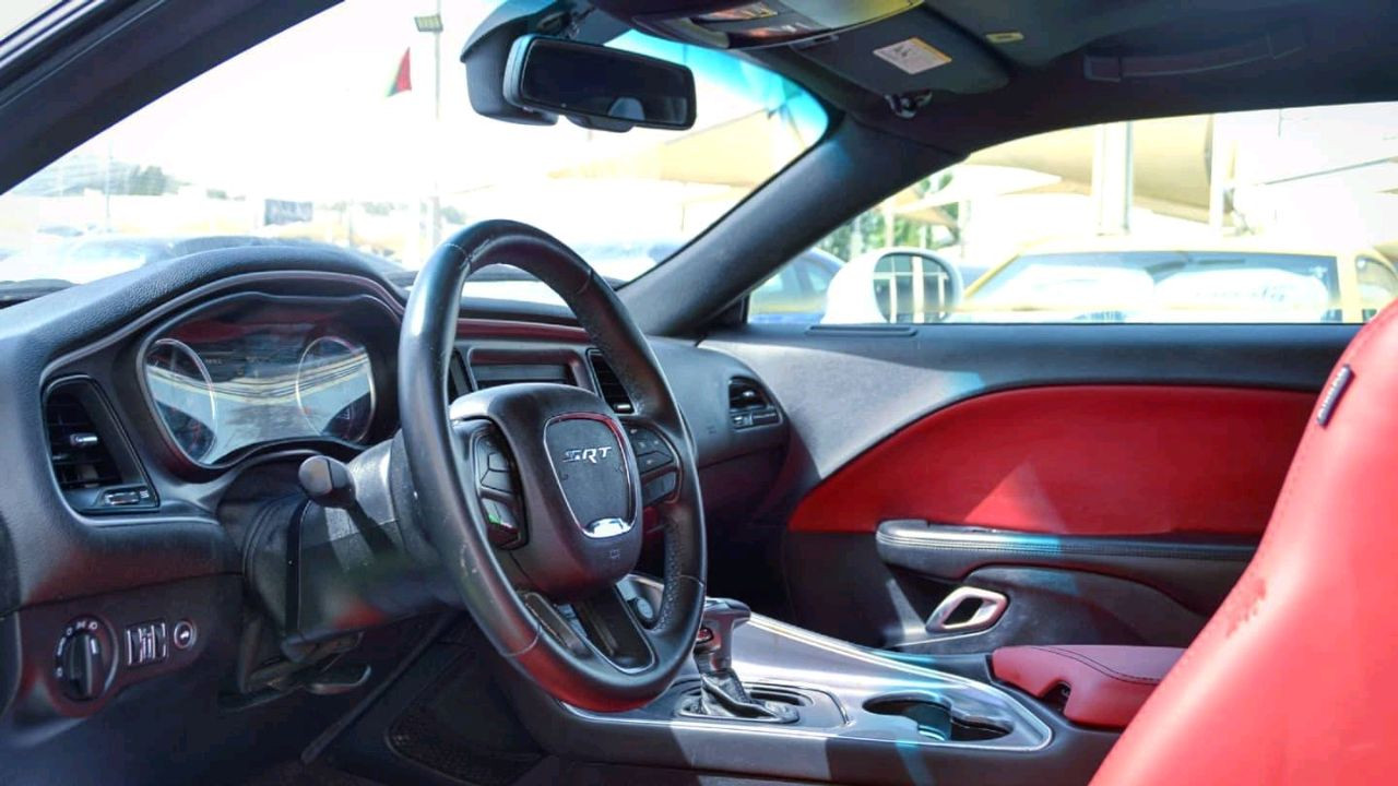 Dodge Challenger - Image 8