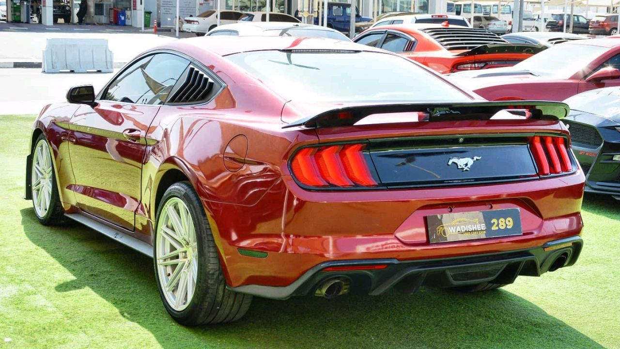Ford Mustang - Image 8