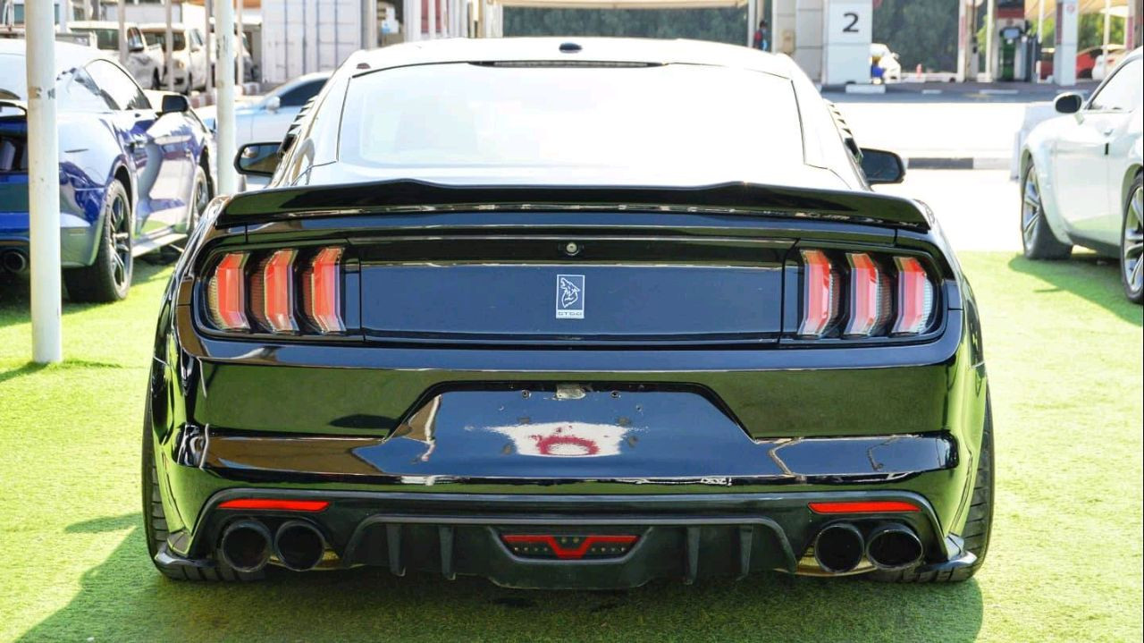 Ford Mustang - Image 6