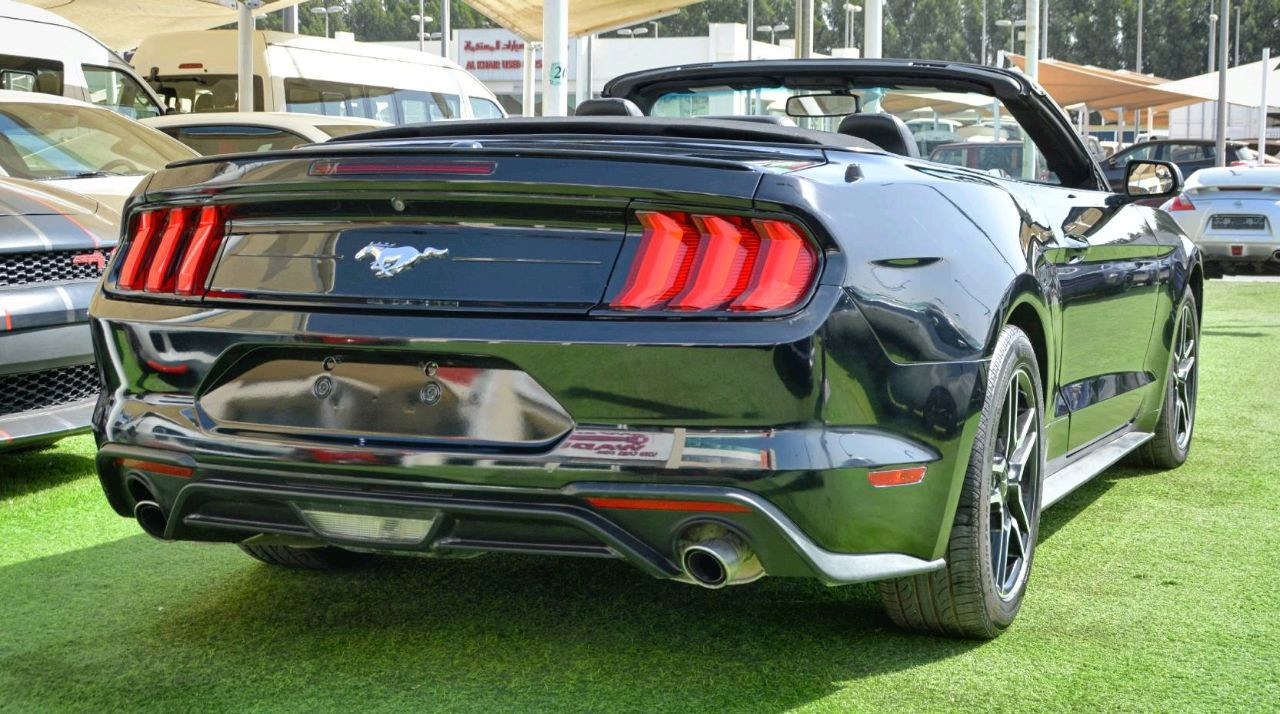 Ford Mustang - Image 6