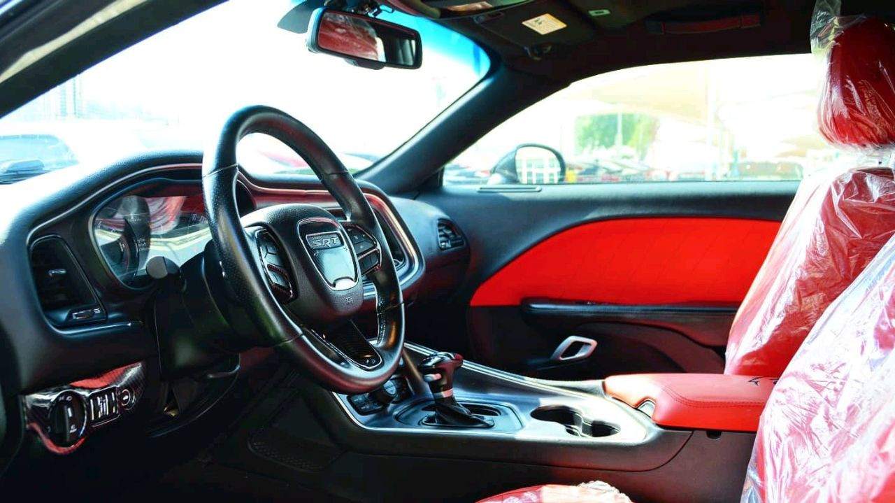Dodge Challenger - Image 9