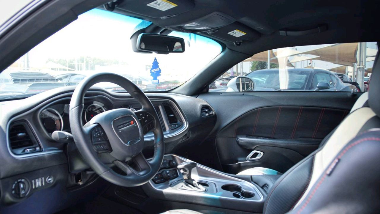 Dodge Challenger - Image 4