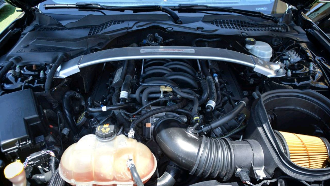 Ford Mustang - Image 10