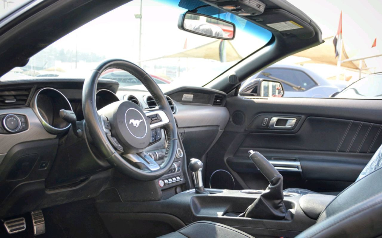 Ford Mustang - Image 8