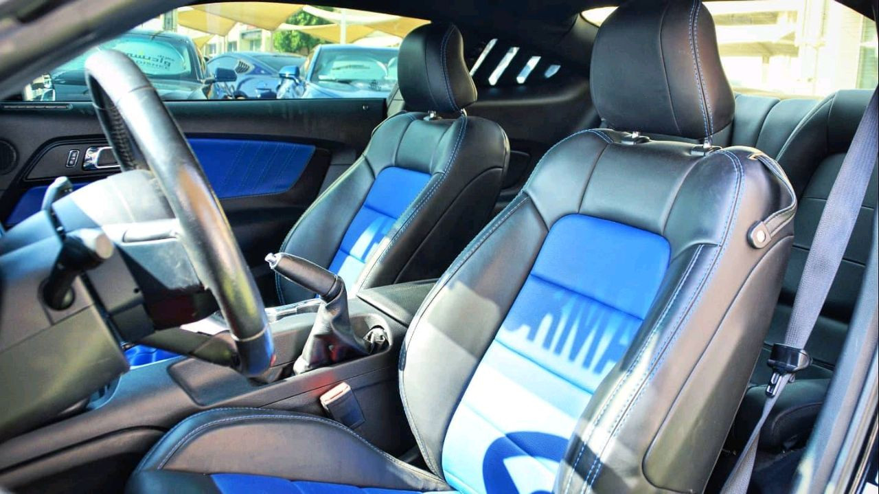Ford Mustang - Image 11