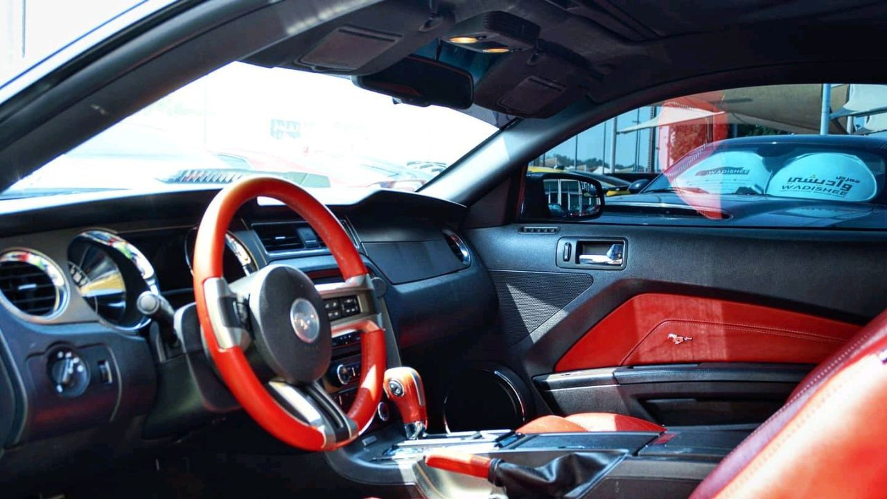 Ford Mustang - Image 9
