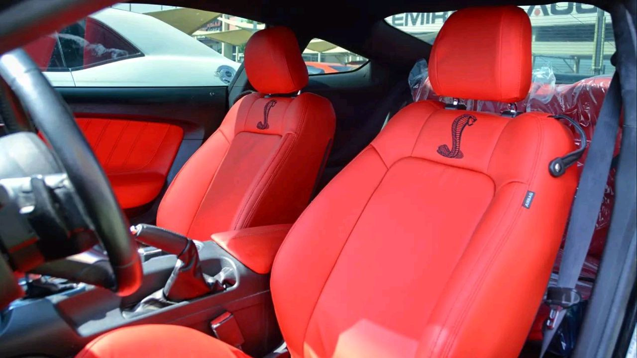 Ford Mustang - Image 11