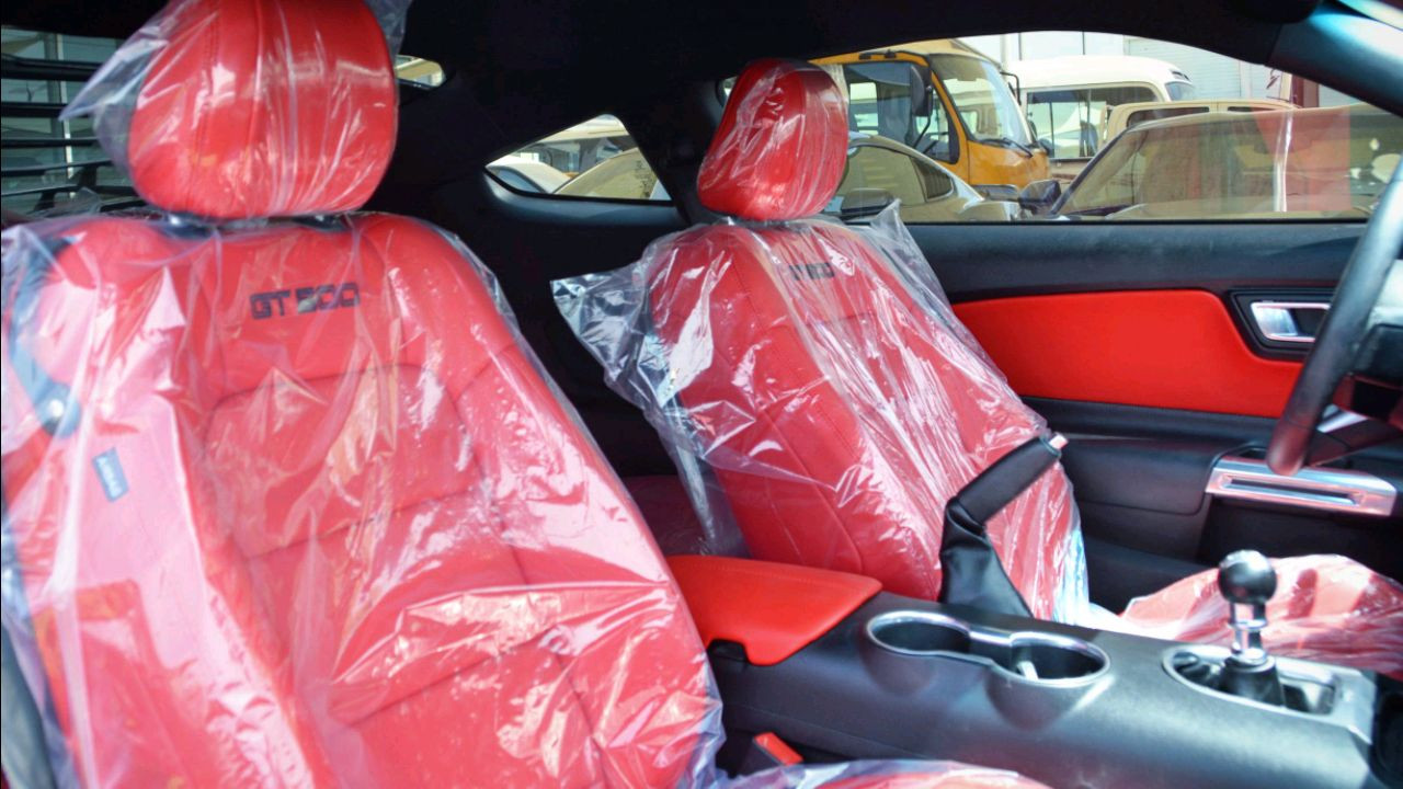 Ford Mustang - Image 11
