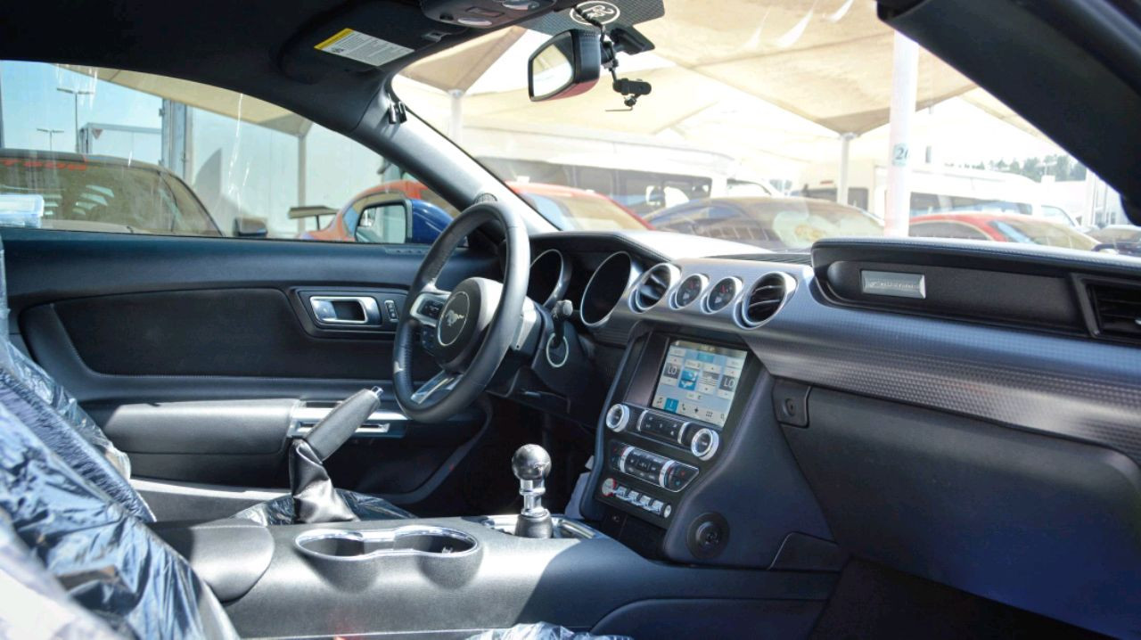 Ford Mustang - Image 10
