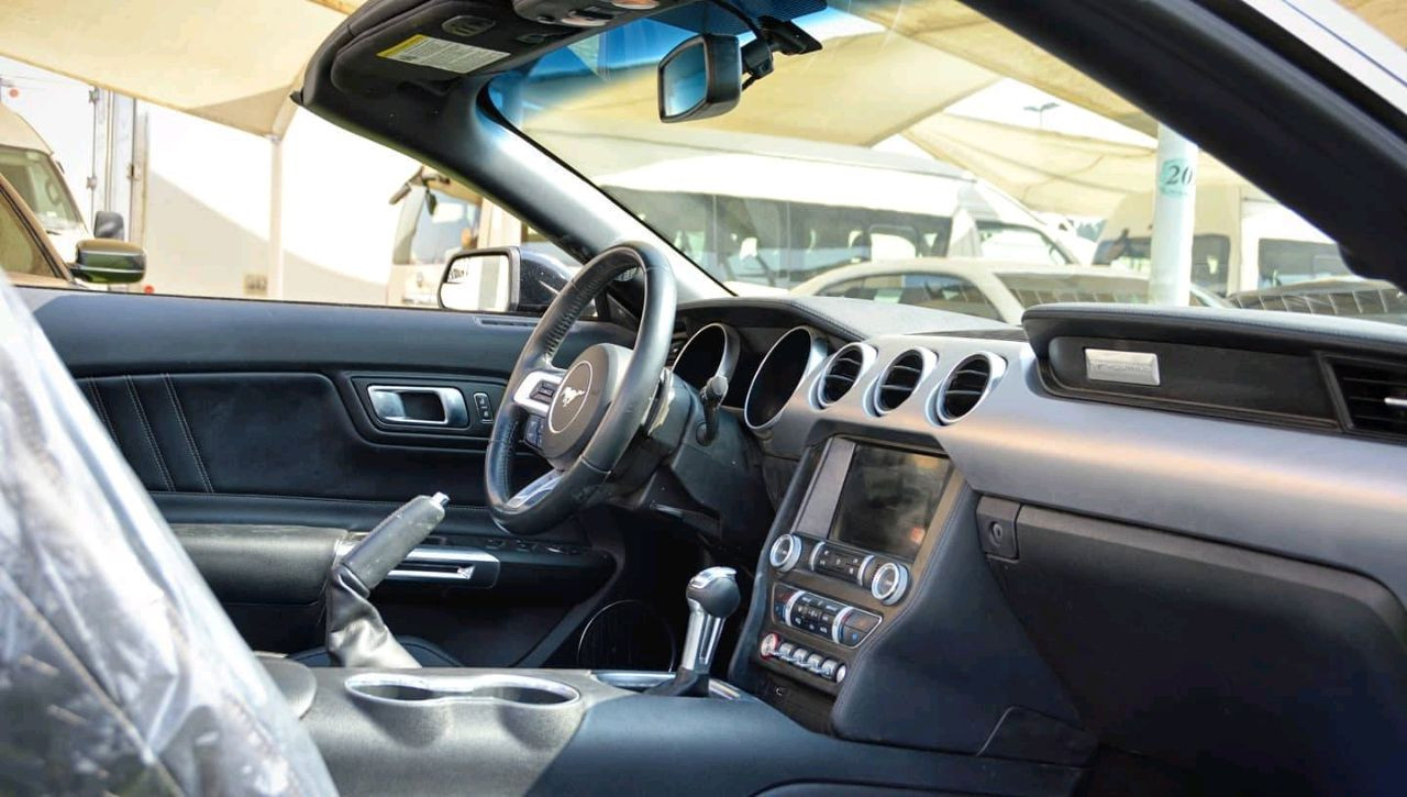 Ford Mustang - Image 9