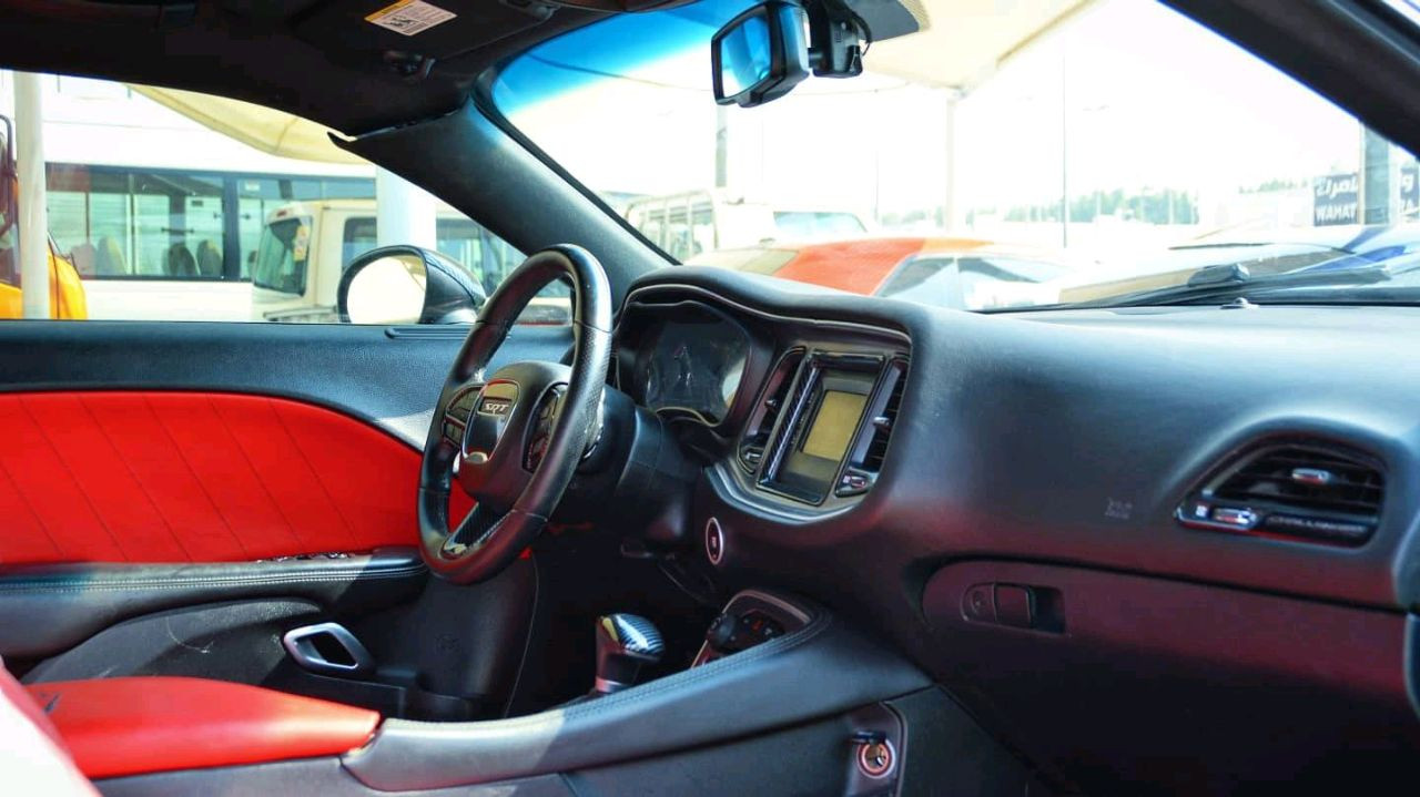 Dodge Challenger - Image 10