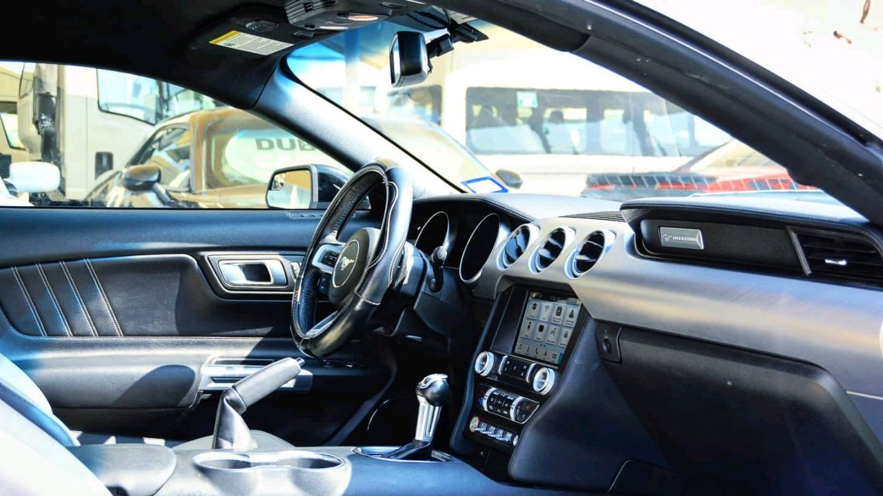 Ford Mustang - Image 9