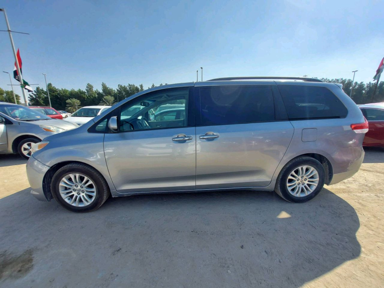 Toyota Sienna - Image 5