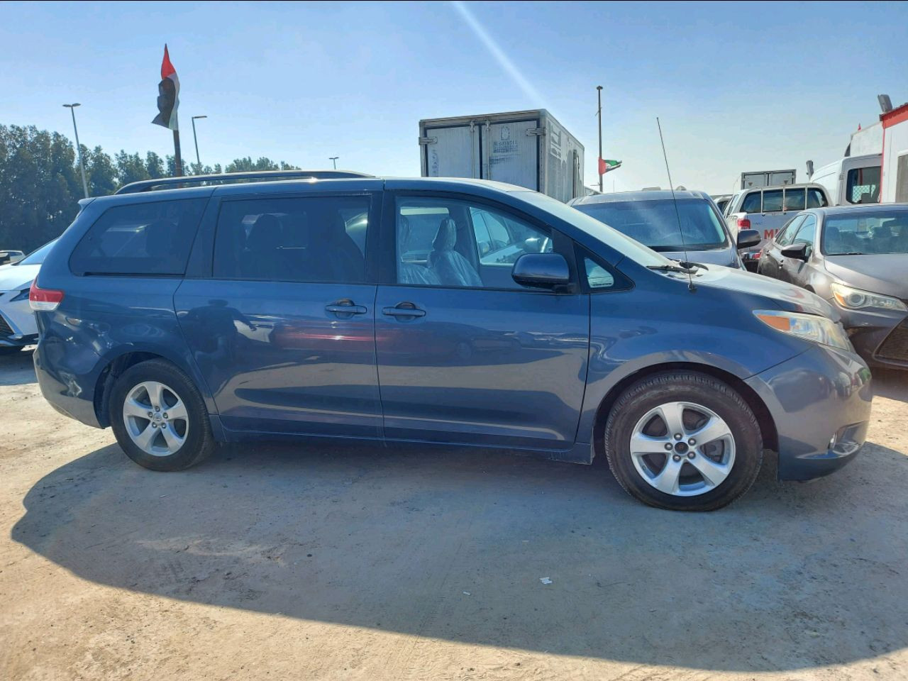 Toyota Sienna - Image 5