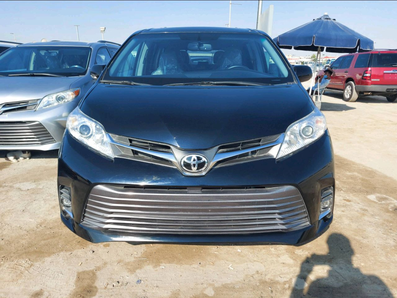 Toyota Sienna - Image 5