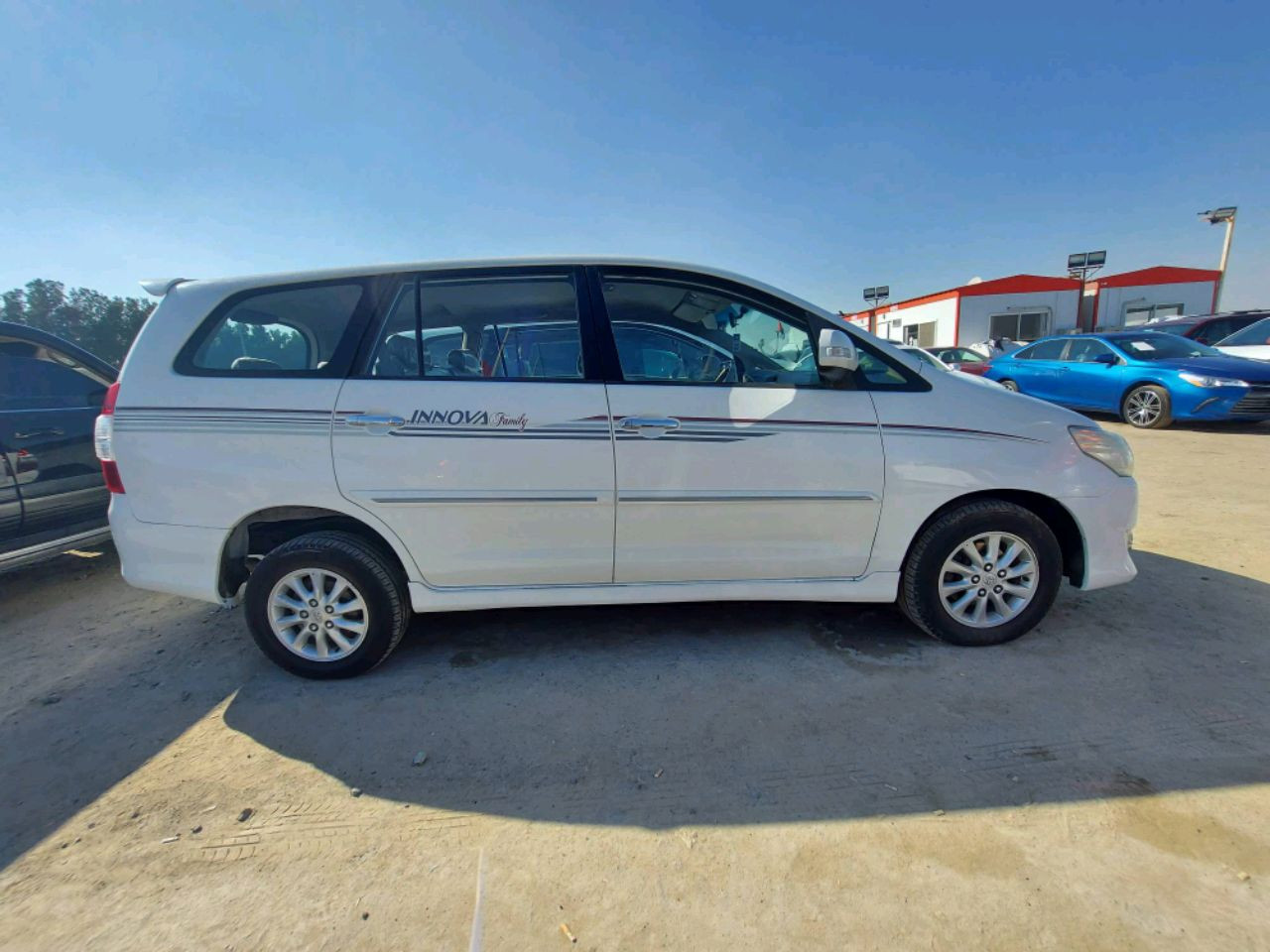 Toyota Innova - Image 3
