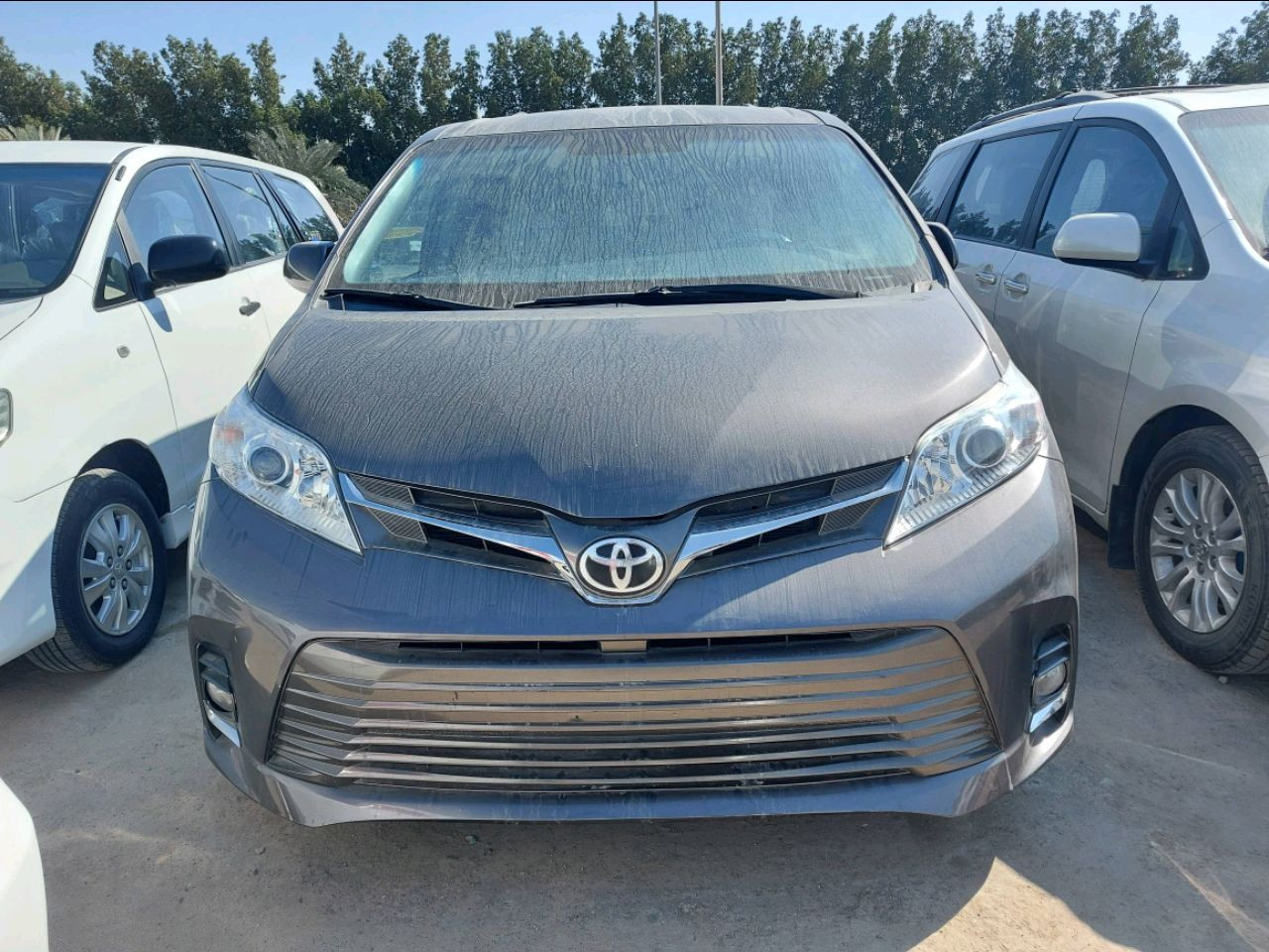Toyota Sienna - Image 2