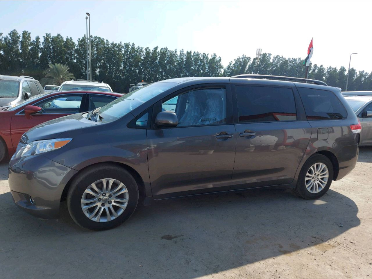 Toyota Sienna - Image 5