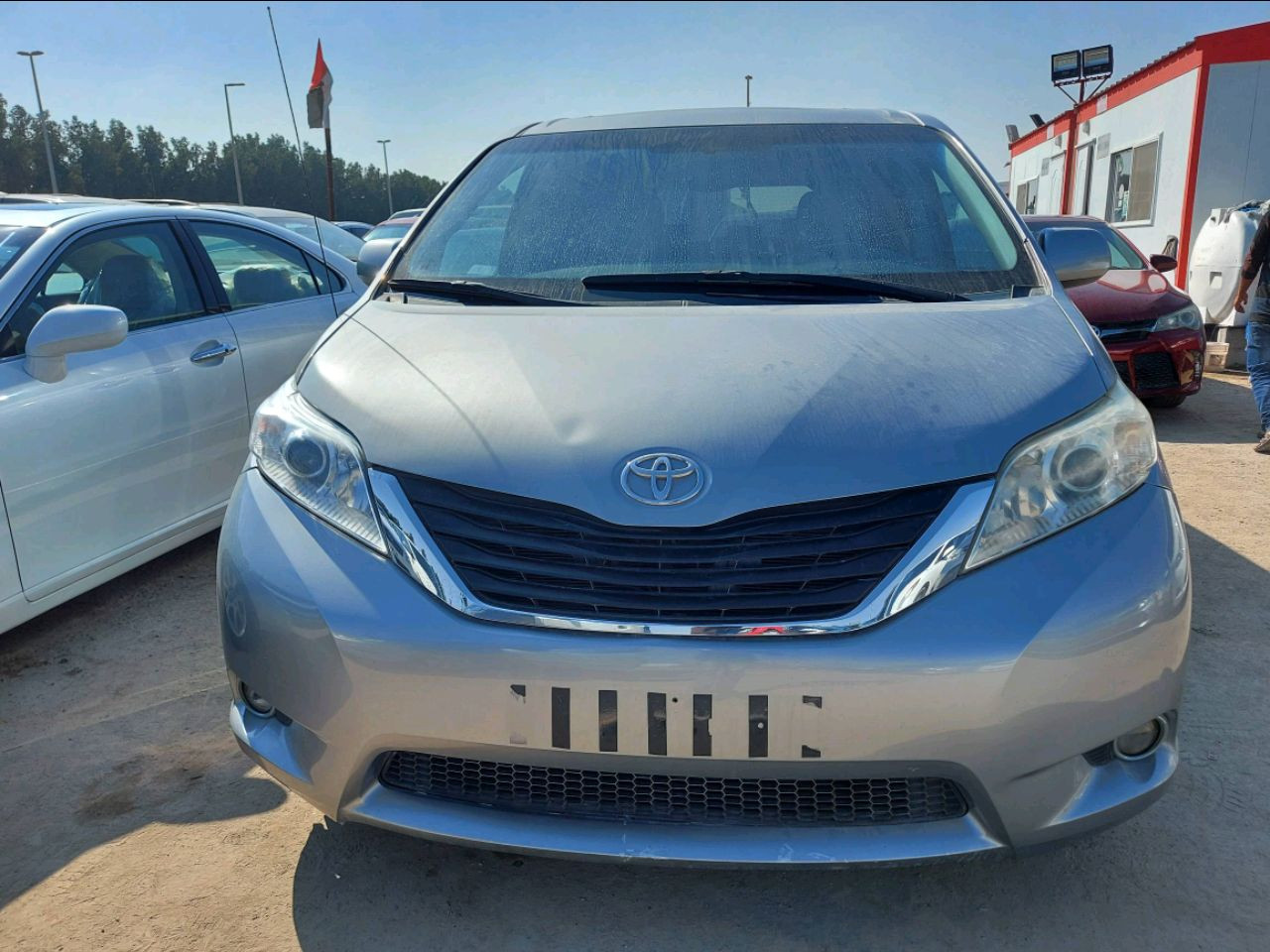 Toyota Sienna - Image 4