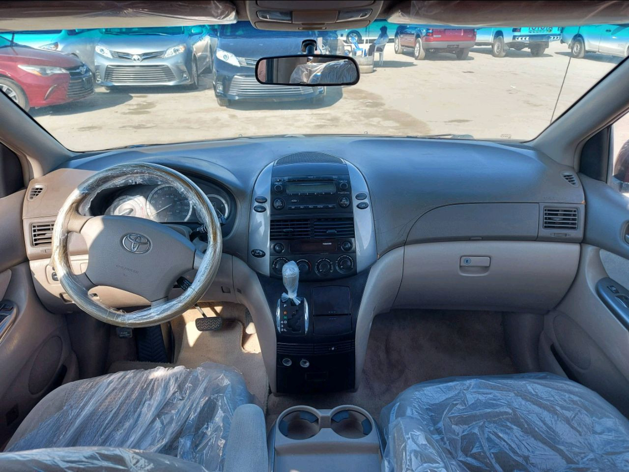 Toyota Sienna - Image 2