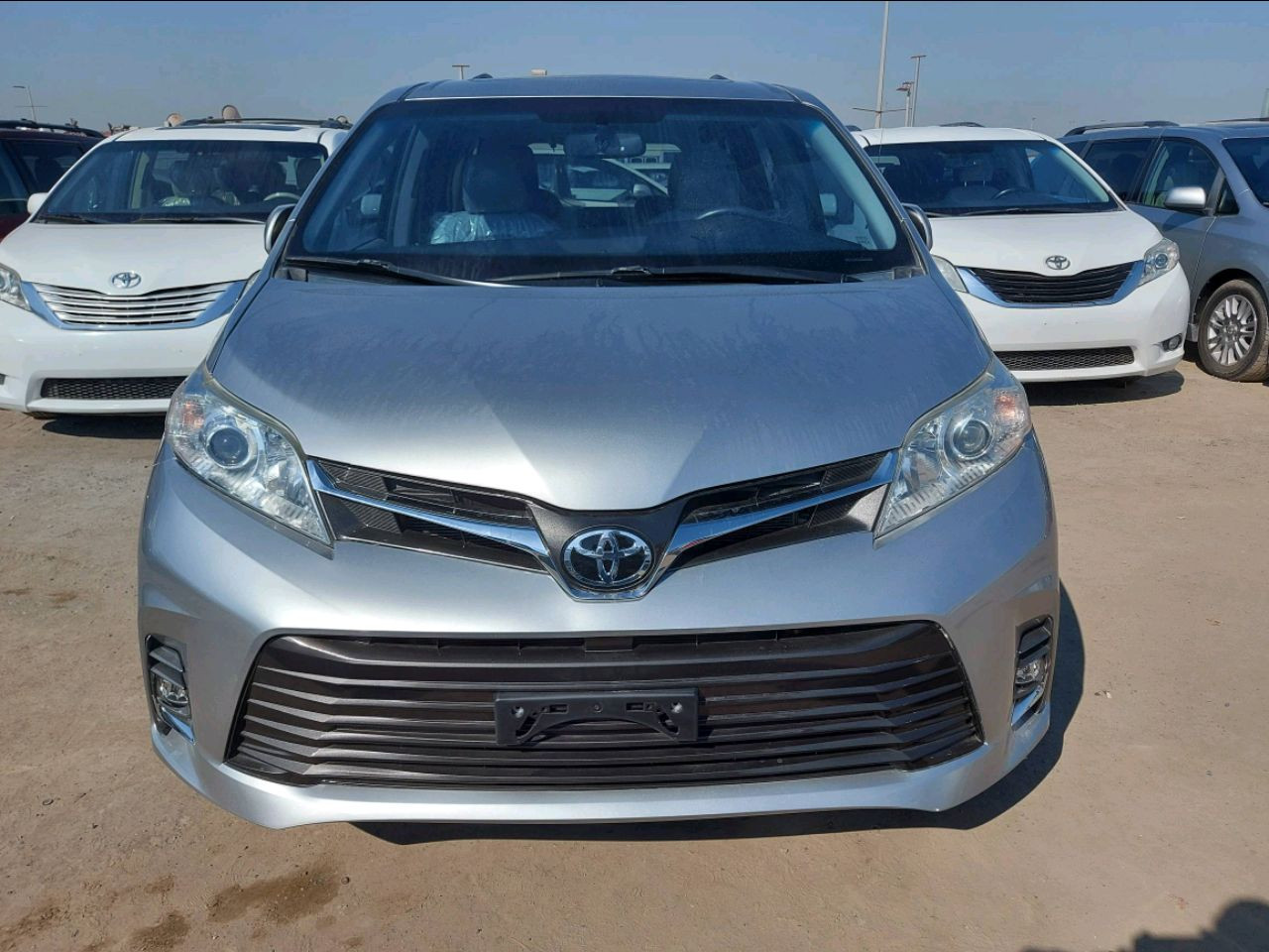 Toyota Sienna - Image 3