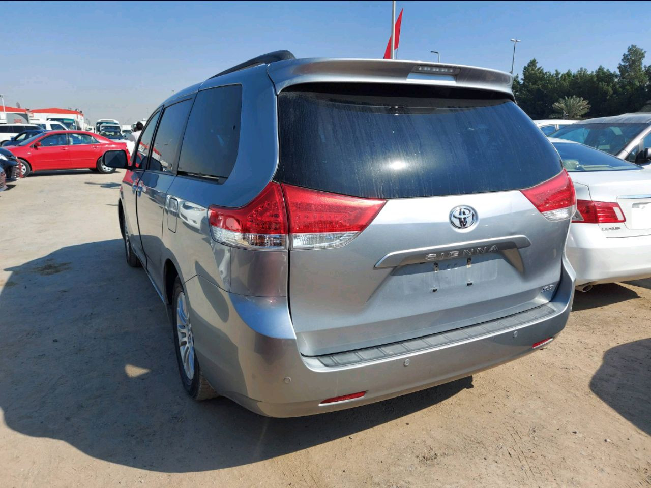 Toyota Sienna - Image 3