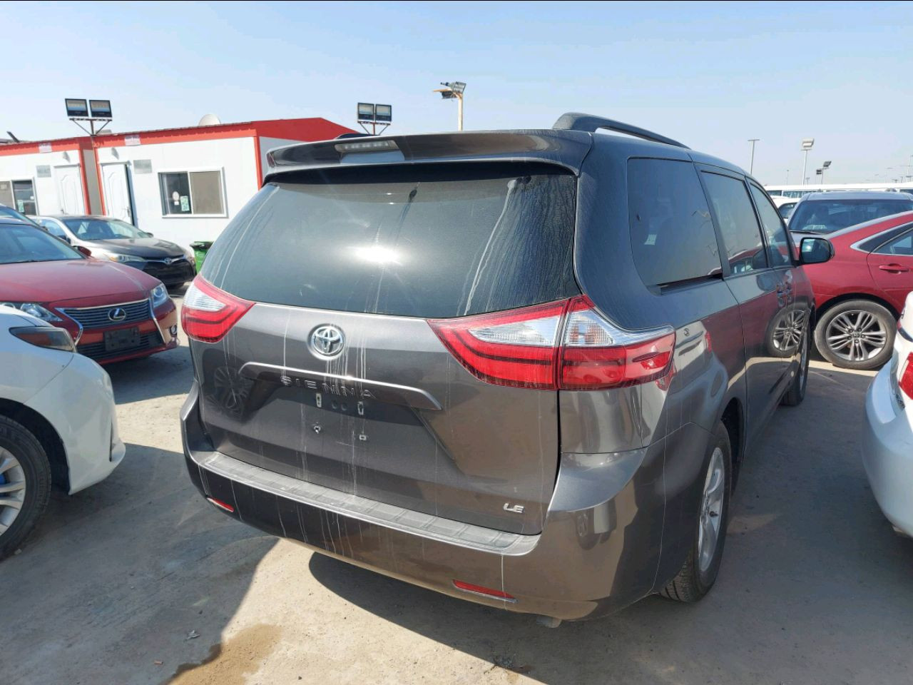 Toyota Sienna - Image 3
