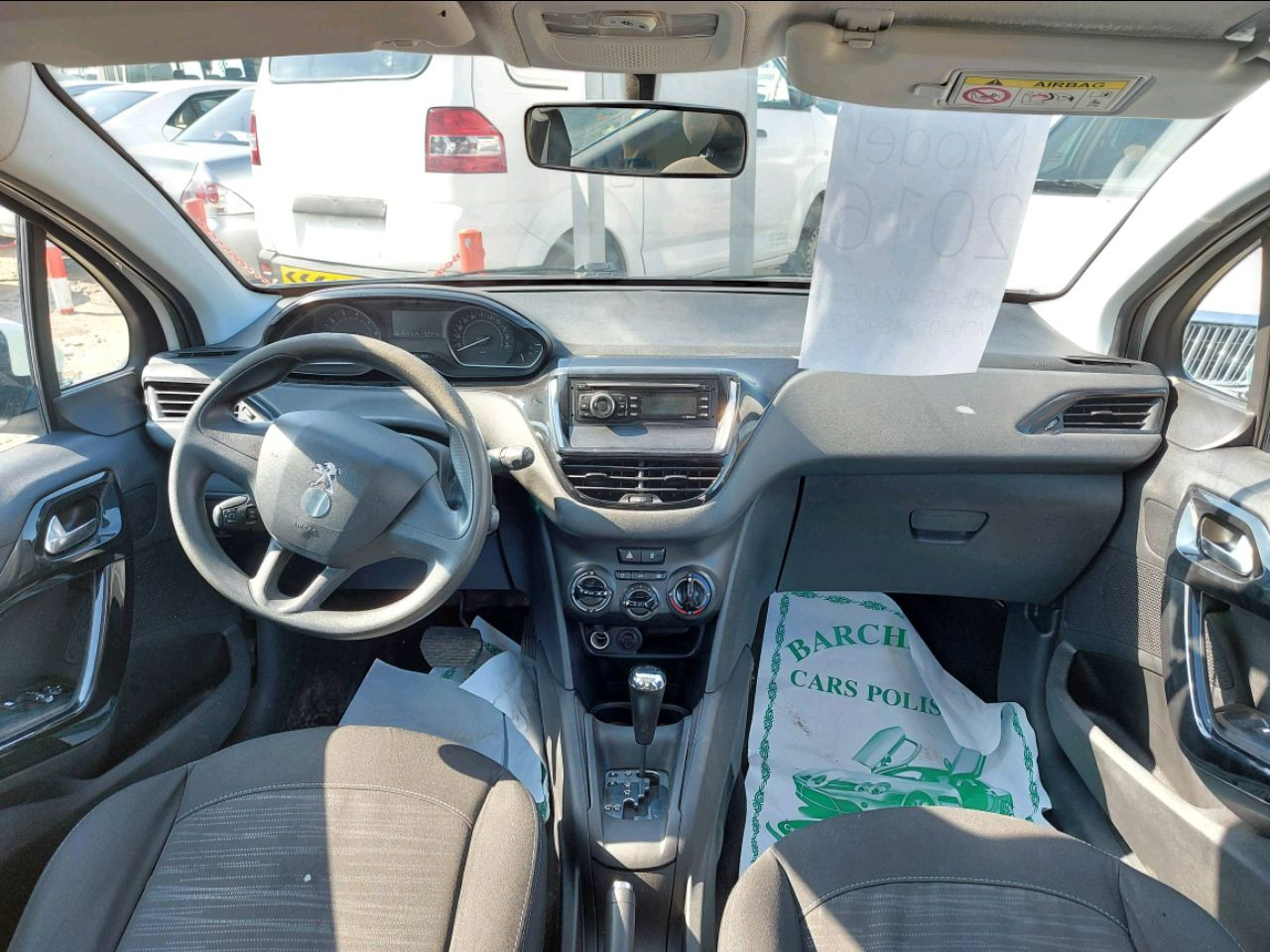 Peugeot 208 - Image 4