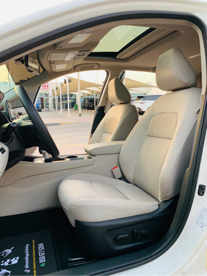 Nissan Altima - Image 12