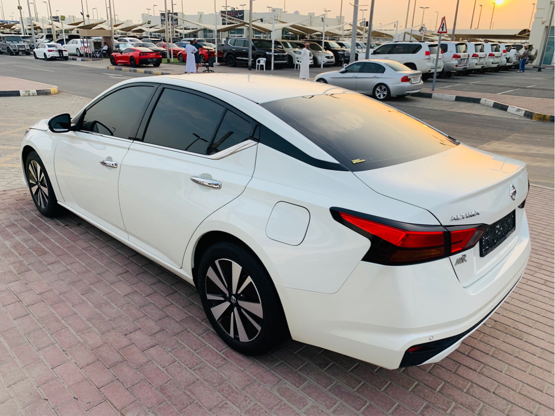 Nissan Altima - Image 7