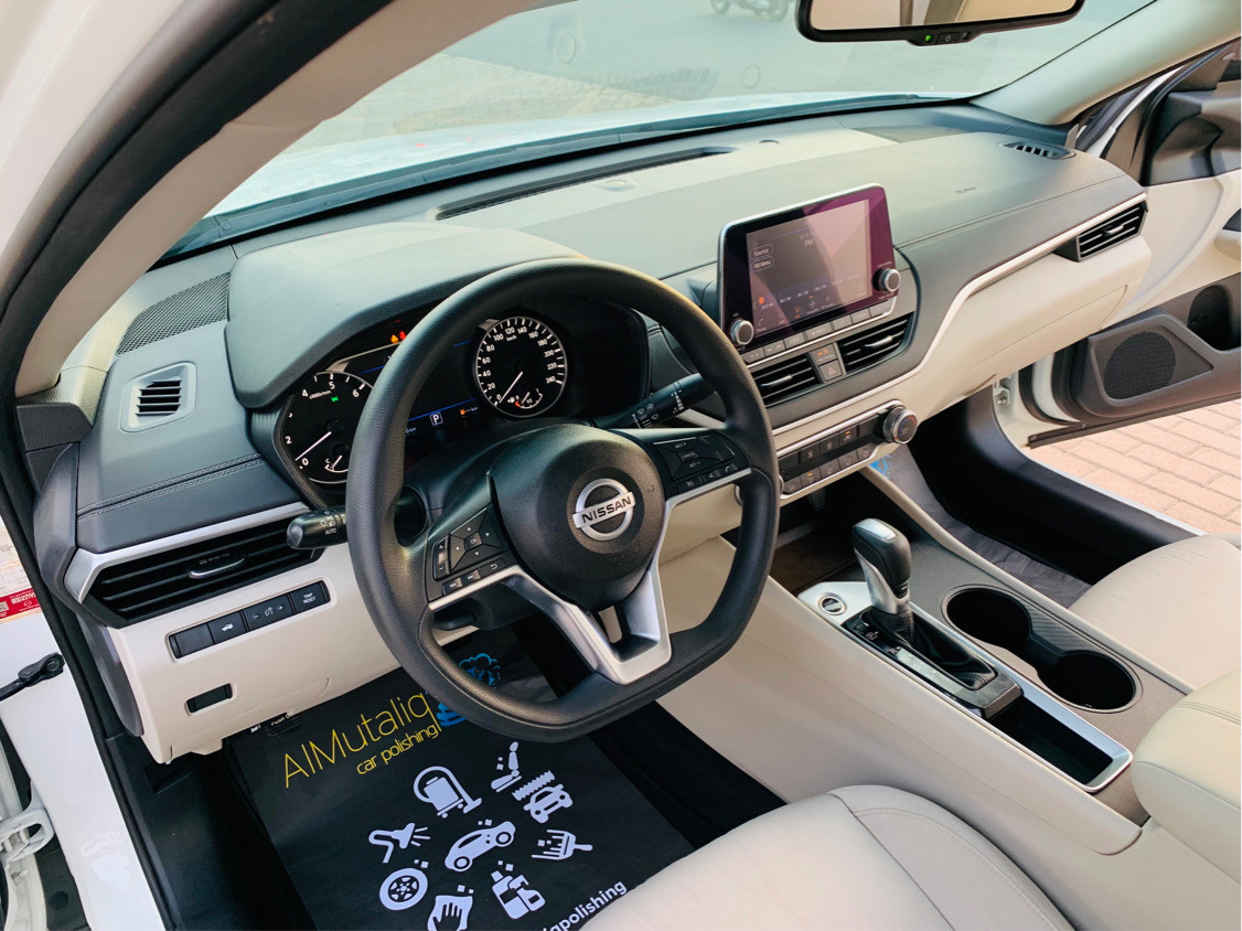 Nissan Altima - Image 11