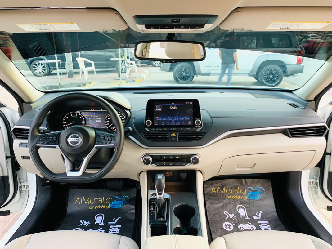 Nissan Altima - Image 9