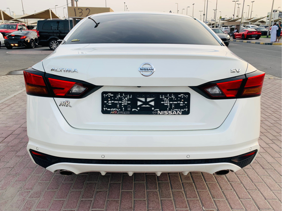 Nissan Altima - Image 6