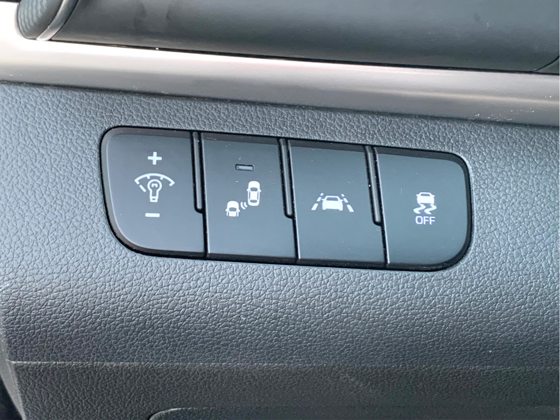 Hyundai Elantra - Image 14