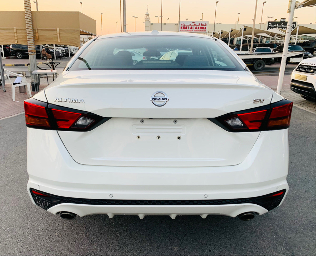 Nissan Altima - Image 6