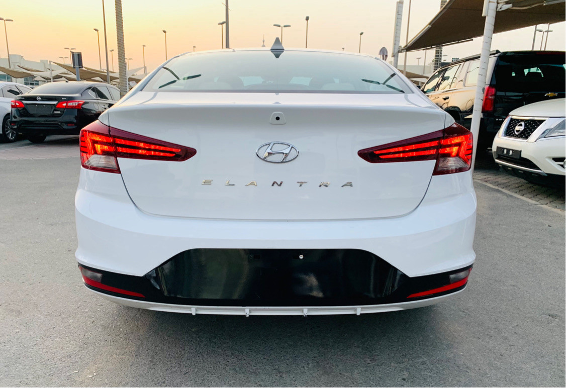 Hyundai Elantra - Image 10
