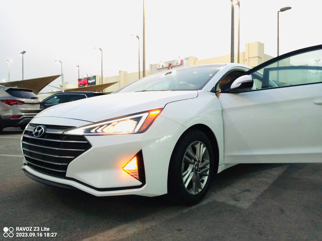 Hyundai Elantra - Image 2