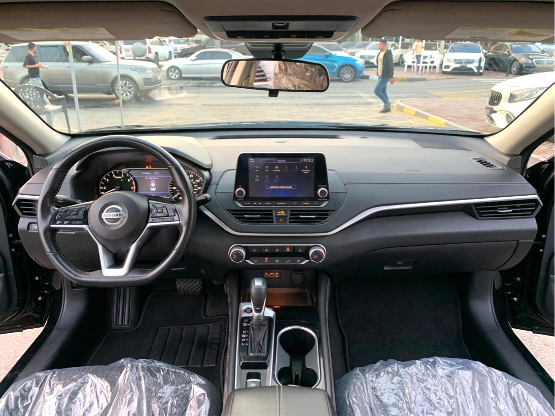 Nissan Altima - Image 8