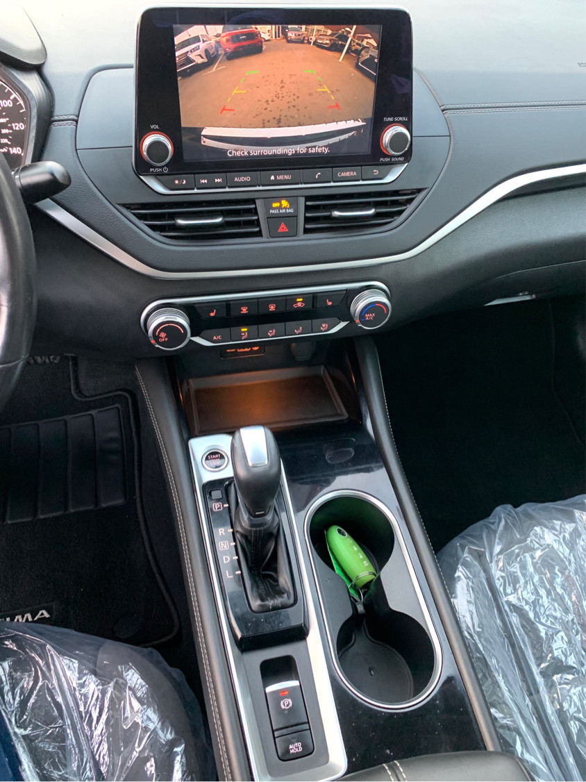 Nissan Altima - Image 9