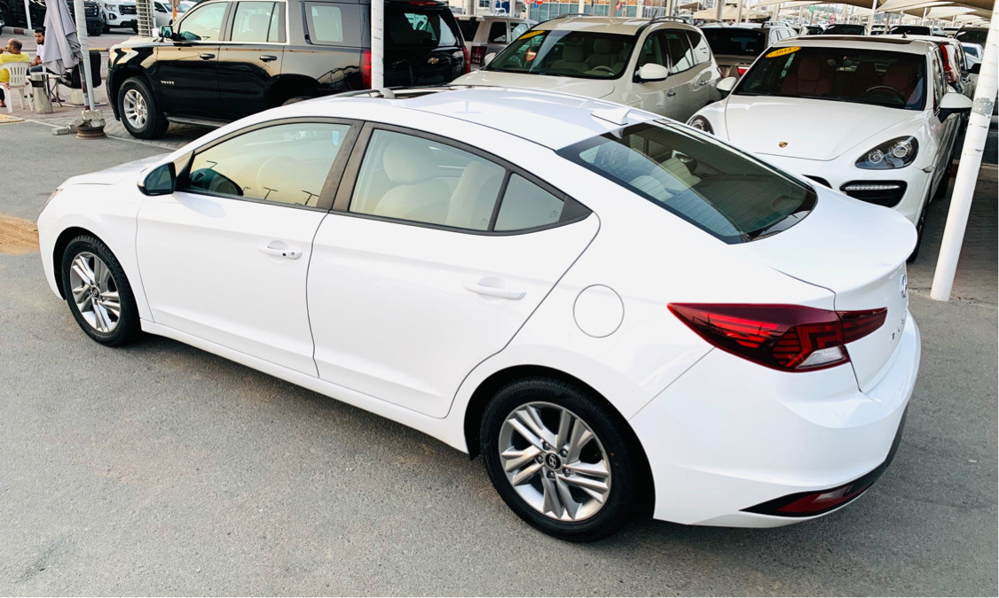 Hyundai Elantra - Image 11