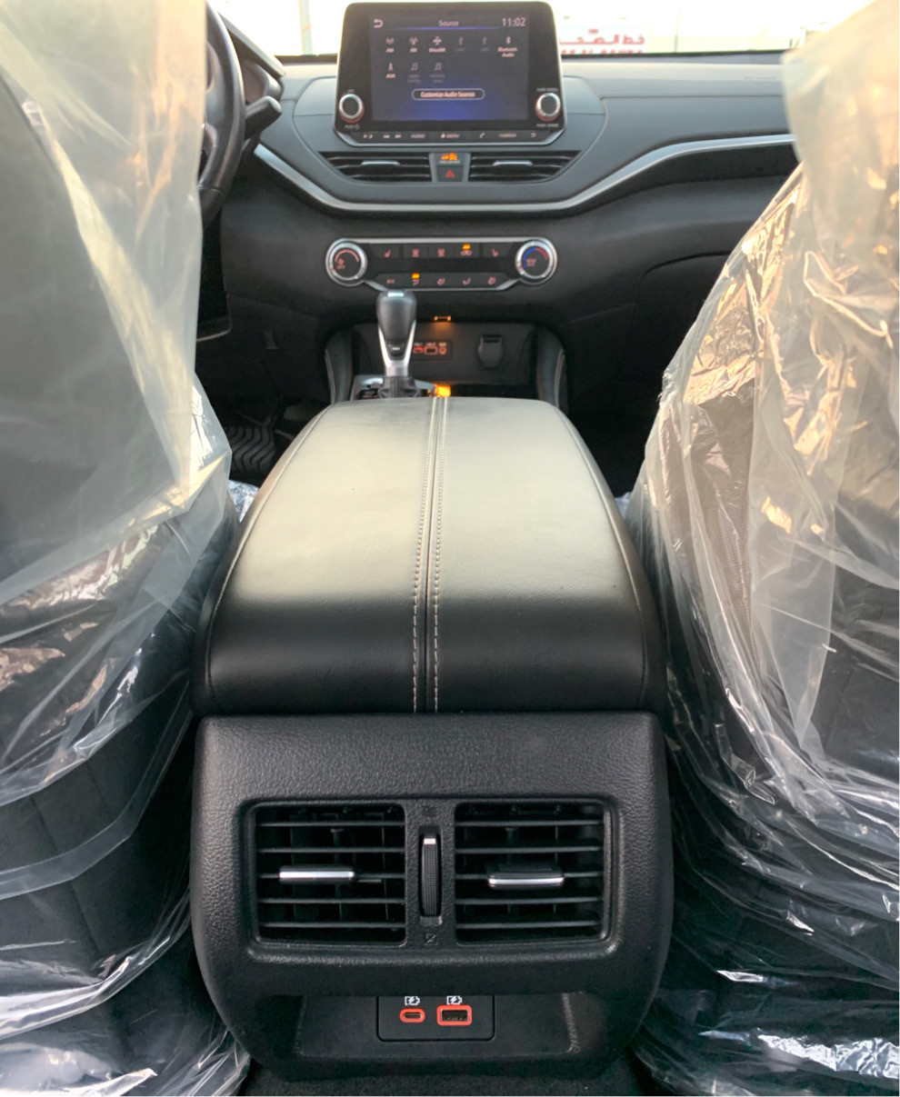 Nissan Altima - Image 11
